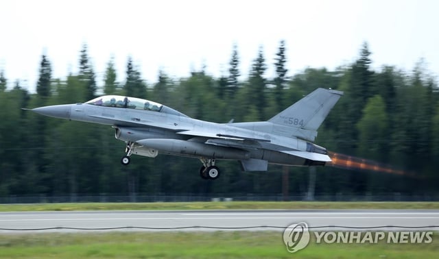 This image of a fighter jet, provided by the Air Force, is not directly related to the story. (PHOTO NOT FOR SALE) (Yonhap)