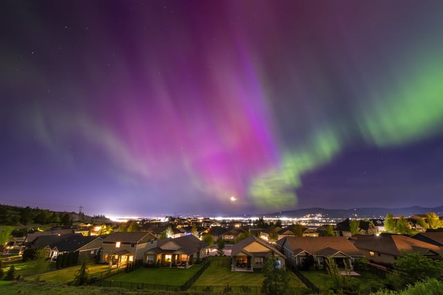 Stock image: A northern lights display captured in Liberty Lake in Washington state.