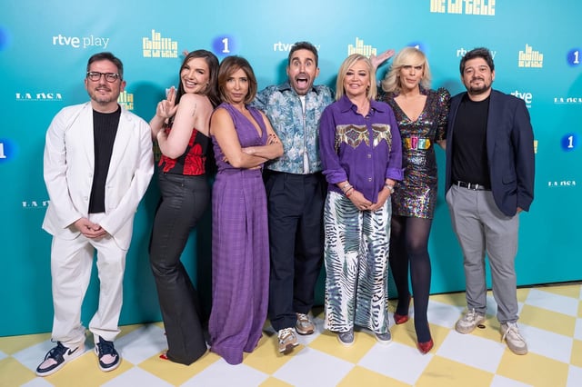Los presentadores de ‘La familia de la tele’ Inés Hernand, María Patiño, Aitor Albizua y Belén Esteban.