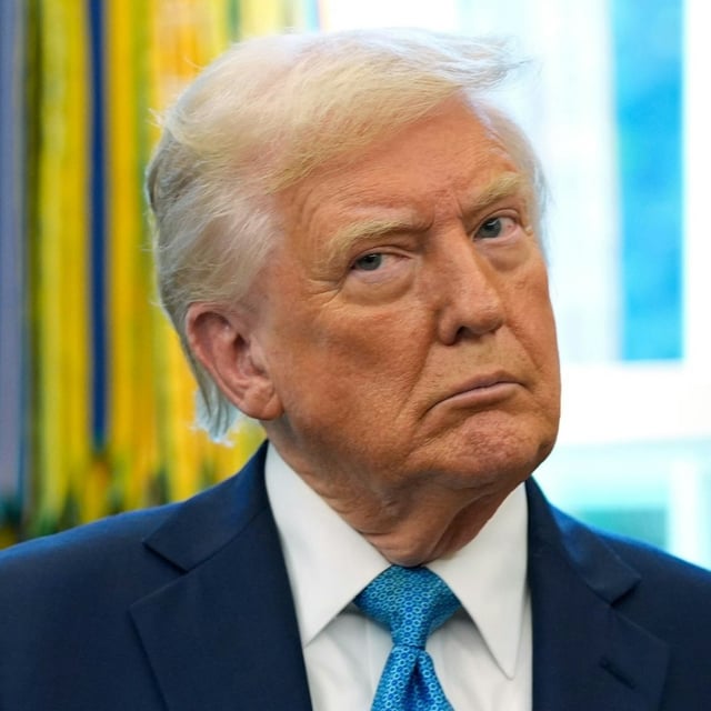US-Präsident Donald Trump spricht mit Reportern.