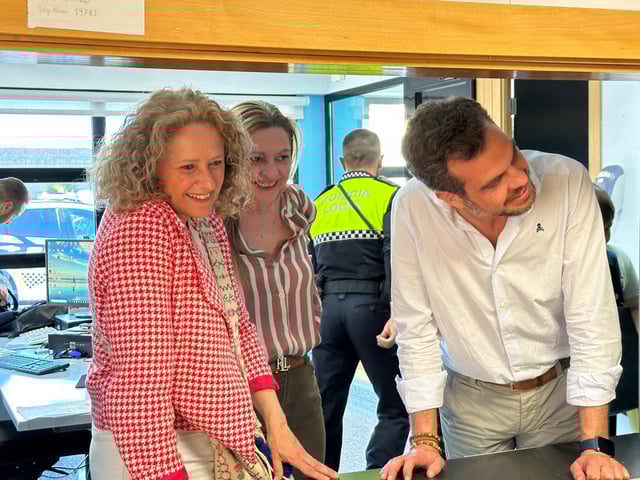Amparo Folgado y Guillermo Alonso del Real en una visita institucional.