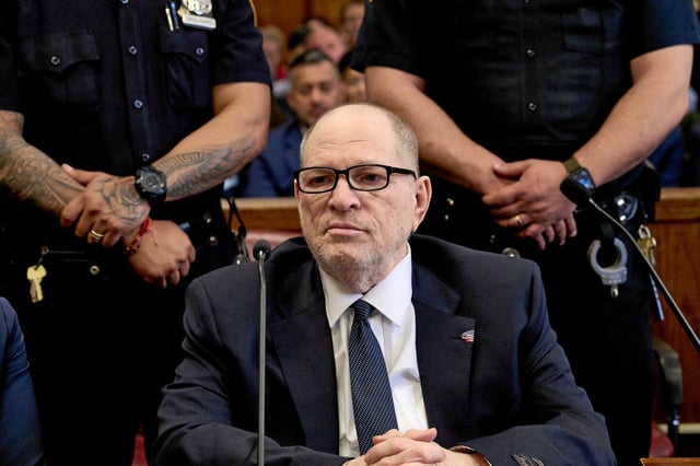 Harvey Weinstein au tribunal de New York, où il est rejugé après l'annulation de sa condamnation à vingt-trois ans de prison.
