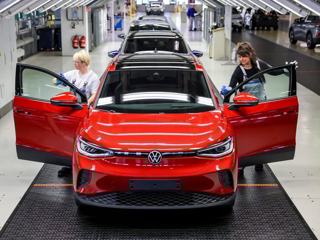 The Volkswagen ID.4 still ranks third behind the Model 3 and Model Y