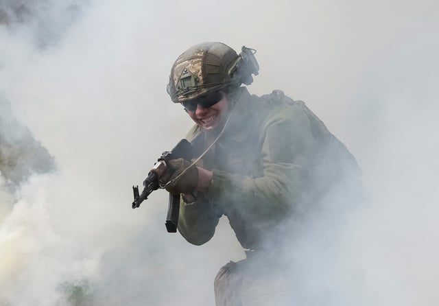 A young recruit of the 72nd Chorni Zaporozhtsi Separate Mechanized Brigade of the Ukrainian Armed Forces attends an exercise, amid Russia's attack on Ukraine, in Kyiv region, Ukraine April 5, 2025. Ukraine's Defence Ministry launched a recruitment drive for young people, 18- to 24-year-olds, to serve in the military for a year for the equivalent of about $24,000 and hefty bonuses. REUTERS/Gleb Garanich