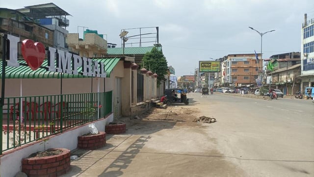 Shops in major markets, including Paona Bazar, Thangal Bazar, MG Avenue remain closed. (HT sourced photo)