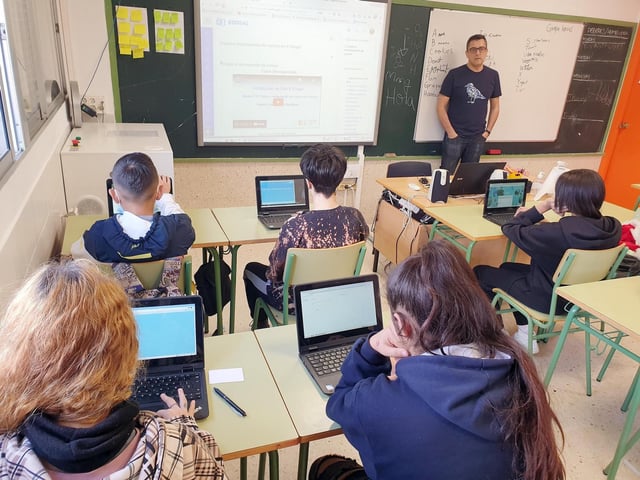 Alumnos de un instituto de Vigo, con el programa E-Dixgal.