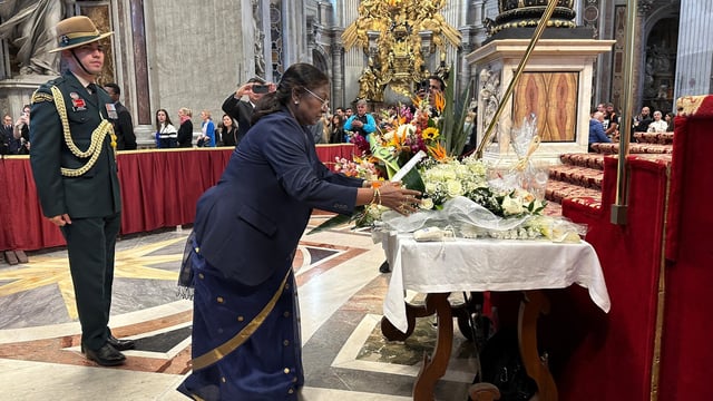 President Droupadi Murmu pays homage to Pope Francis in Vatican City on Friday.