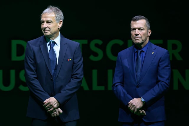 Vereint auf einer Bühne: Klinsmann (l.) und Matthäus beim Festakt zu „125 Jahre Deutscher Fußball-Bund
