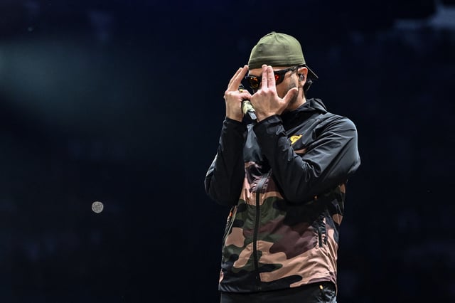 Le rappeur Jul, samedi soir au Sate de France.