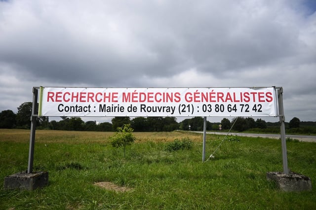 Recherche urgente de médecins généralistes à Rouvray, en Bourgogne, en août 2024.
