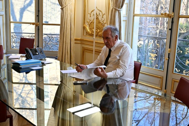 Ce 28 avril, le Premier ministre François Bayrou lance une consultation des différents partis sur l’introduction de la proportionnelle aux législatives.
