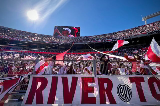 El fervor de las nuevas tribunas se hizo sentir en el superclásico