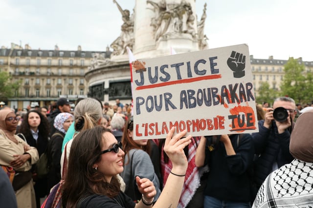 La manifestation place de la République, dimanche à Paris, en hommage à Aboubakar, le fidèle tué deux jours plus tôt dans une mosquée de La Grand-Combe, et contre l’islamophobie.