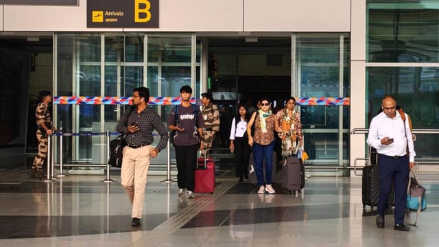 While the fourth runway is expected to open in the first week of May, easterly winds are forecast to prevail over Delhi till May 4. (Vipin Kumar/HT Photo)