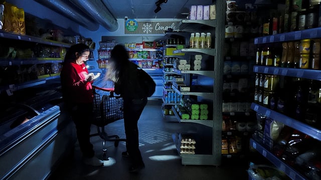 Panne géante d'électricité: les images du retour du courant en Espagne