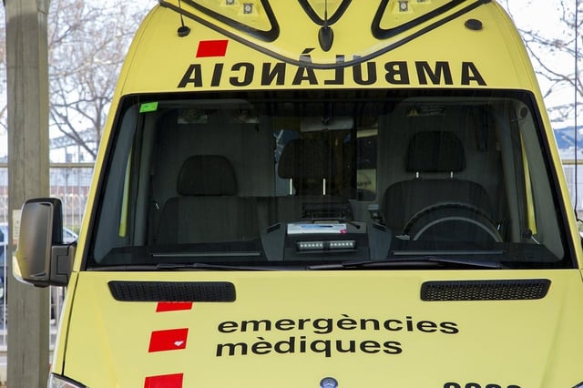 Una ambulancia del Servei d'Emergències Mèdiques