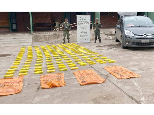 ¡VIDEO! Así &#34;paseaba&#34; con más de 194 kilos de cocaína