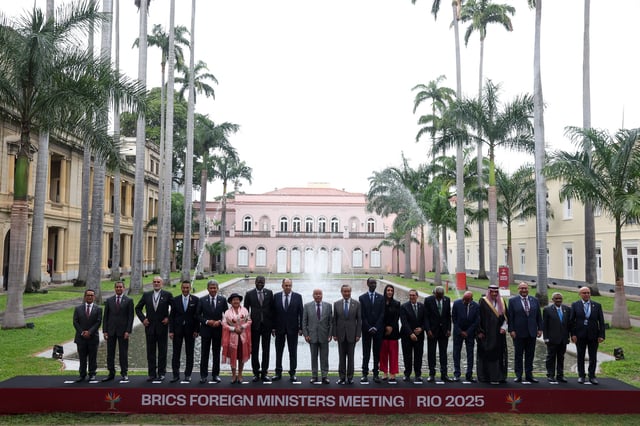 BRICS Foreign Ministers pose for a family photo during the BRICS Foreign Ministers Meeting in Rio de Janeiro, Brazil April 29, 2025. REUTERS/Pilar Olivares