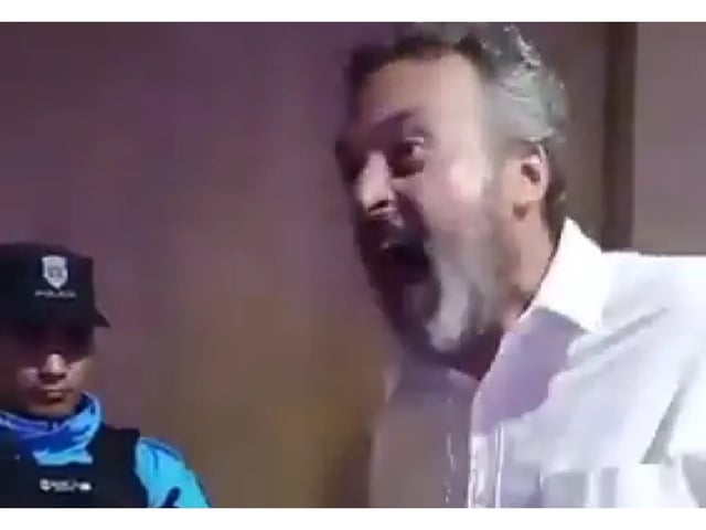 Brutal agresión. (Captura de video)