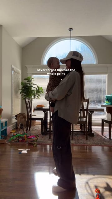 Social media influencer Lizzie Kieffer announced the death of her daughter Lily.