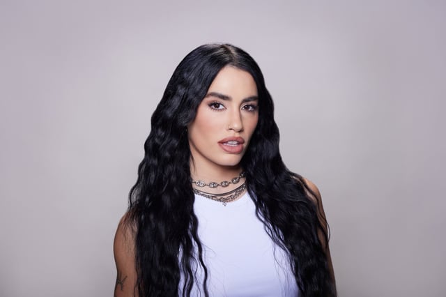 Lali lanzó No vayas a atender cuando el demonio llama, su nuevo disco