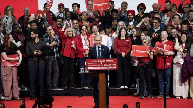 Mark Carney celebró la victoria del Partido Liberal en Canadá. 