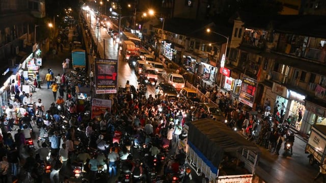 Residents of Prabhadevi fear work on the elevated connector will damage their buildings (Hindustan Times)