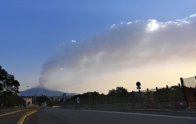 Nueva erupción del Etna, con fuentes de lava y explosiones