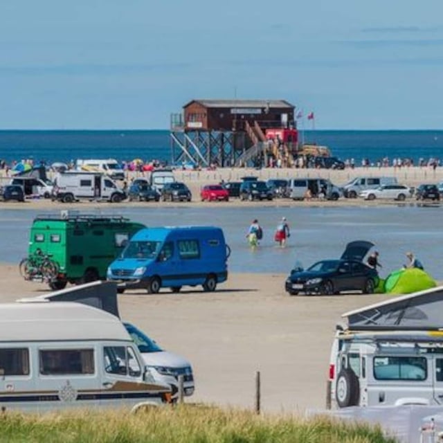 Früher war es noch als "billiger Urlaub" abgetan, heute reisen Millionen Touristen in Deutschland zum Camping.