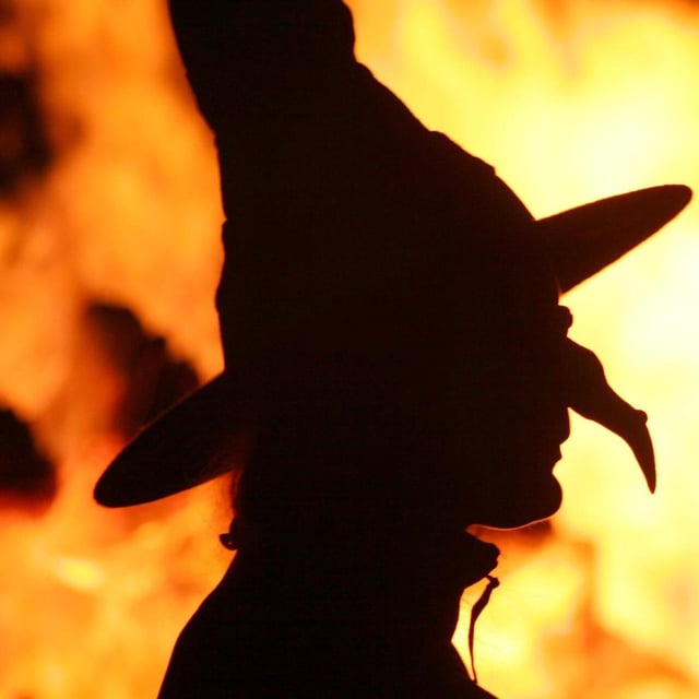 Am 30. April ist Walpurgisnacht. Auch dieses Jahr werden sich wieder Hexen auf den Bergen in Franken versammeln, um zu tanzen. Foto: Matthias Bein/dpa