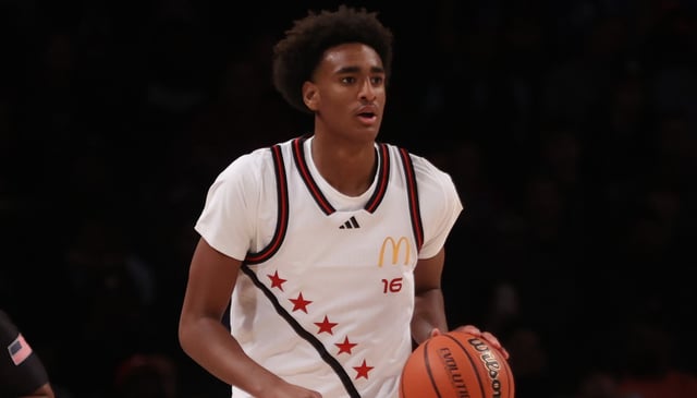 Apr 1, 2025; Brooklyn, NY, USA; McDonald’s All American West guard Alijah Arenas (16) dribbles the ball during the first half of the game McDonald’s All American East at Barclays Center. Mandatory Credit: Pamela Smith-Imagn Images
