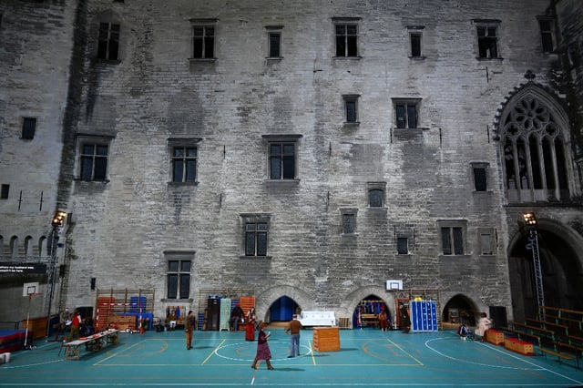 La scène du Palais des Papes, au festival d’Avignon.