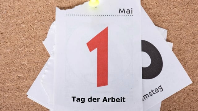Kalender mit dem 1. Mai als oberstes Blatt