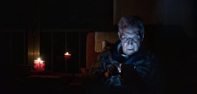 Dieser Mann hatte während des Blackouts in Spanien immerhin Kerzen im Haus