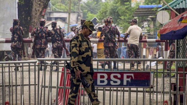 BGB director general Major General Mohammad Ashrafuzzaman Siddiqui met BSF chief Daljit Singh Chawdhary in New Delhi in February (PTI)