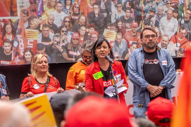 Belén López (CCOO) y Camil Ros (UGT) en la manifestación del 1 de mayo en Barcelona.