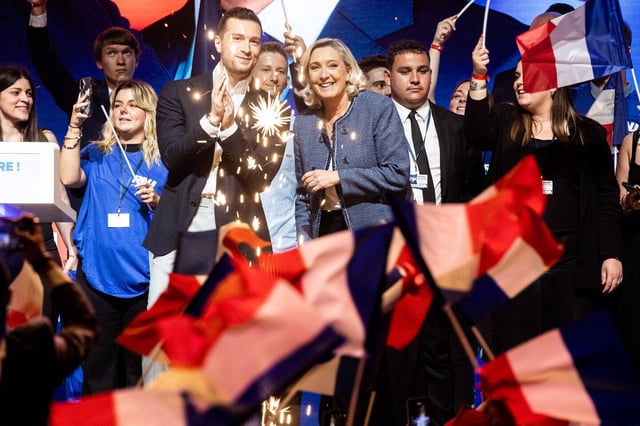 Marine Le Pen et Jordan Bardella lors du meeting du 1er Mai du Rassemblement national, à Narbonne.