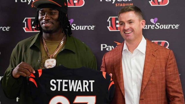 Cincinnati Bengals first-round draft pick Shemar Stewart, left, and head coach Zac Taylor, right, pose together ahead of a press conference, Friday, April 25, 2025, at Paycor Stadium in Downtown Cincinnati.