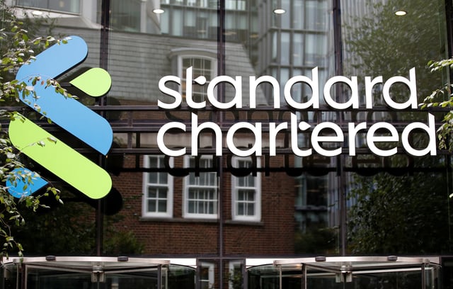 The Standard Chartered bank logo is seen at their headquarters in London, Britain, July 26, 2022.  REUTERS/Peter Nicholls/File Photo