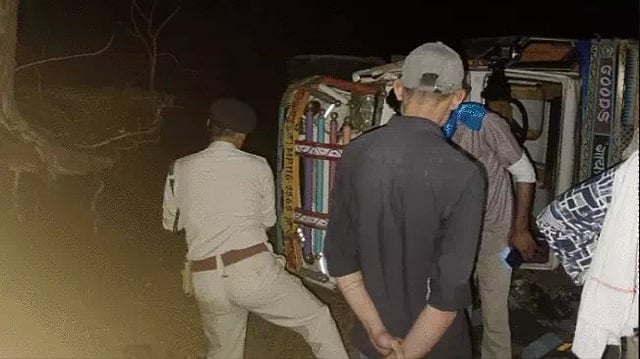 Pickup was carrying 16 passengers including women, small children and men