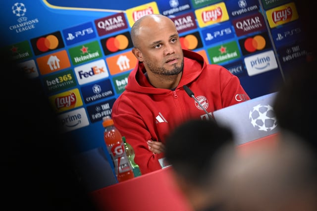 Soccer Football - Champions League - Bayern Munich Press Conference - Saebener Strasse, Munich, Germany - April 7, 2025 Bayern Munich coach Vincent Kompany during the press conference REUTERS/Angelika Warmuth/ File Photo