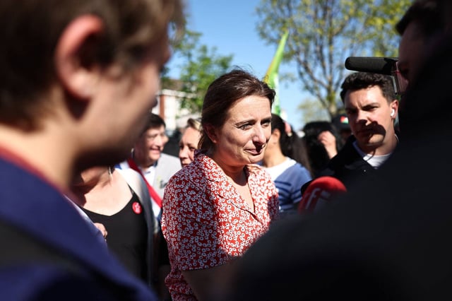 Marine Tondelier lors de la manifestation du 1er Mai à Dunkerque, dans le Nord. 