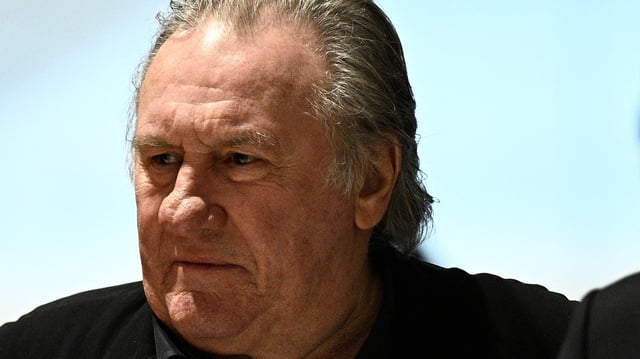 Le dernier tournage de Gérard Depardieu remontait à l’été 2021, sur le plateau des Volets verts, un film de Jean Becker durant lequel plusieurs faits d’agressions sexuelles présumées lui ont été reprochés.