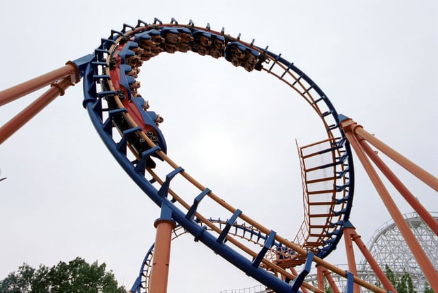 370794 09: A rollercoaster makes a loop at Six Flags Amusement Park June 9, 2000 in Agawam, MA. Six Flags New England opened in May 2000, making the theme park the largest in the Northeast. (Photo by Darren McCollester/Newsmakers)