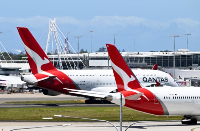 An airline worker has been seriously injured after falling from an aerobridge at Sydney airport.
