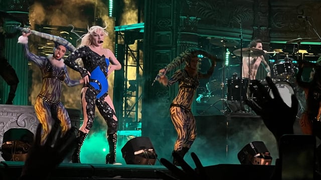 Lady Gaga tritt in Rio de Janeiro auf.