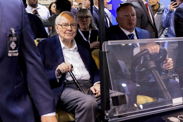 Berkshire Hathaway Chairman Warren Buffett attends the Berkshire Hathaway Inc annual shareholders' meeting in Omaha, Nebraska, U.S., May 3, 2024. REUTERS/Scott Morgan/File Photo