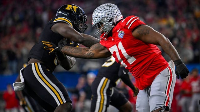 Ohio State offensive tackle Josh Simmons