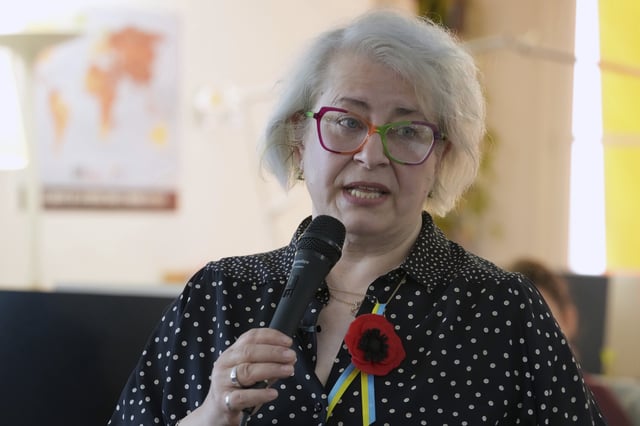 Russia's Ekaterina Barabash, who has Ukrainian heritage and is an outspoken critic of Russia's invasion of Ukraine, speaks during a press conference at Reporters Without Borders (RSF) headquarters, Monday, May 5, 2025 in Paris. (AP Photo/Michel Euler)
