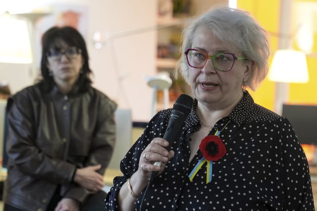 Russia's Ekaterina Barabash, who has Ukrainian heritage and is an outspoken critic of Russia's invasion of Ukraine, speaks during a press conference at Reporters Without Borders (RSF) headquarters, Monday, May 5, 2025 in Paris. (AP Photo/Michel Euler)